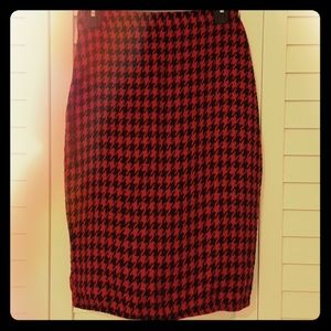 Houndstooth pencil skirt Red